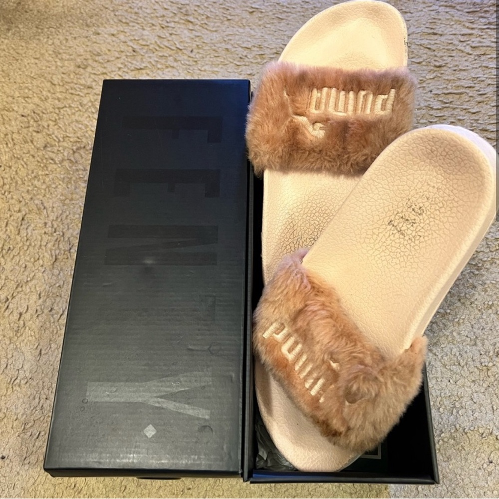 Rihanna Fenty Puma slides- pink